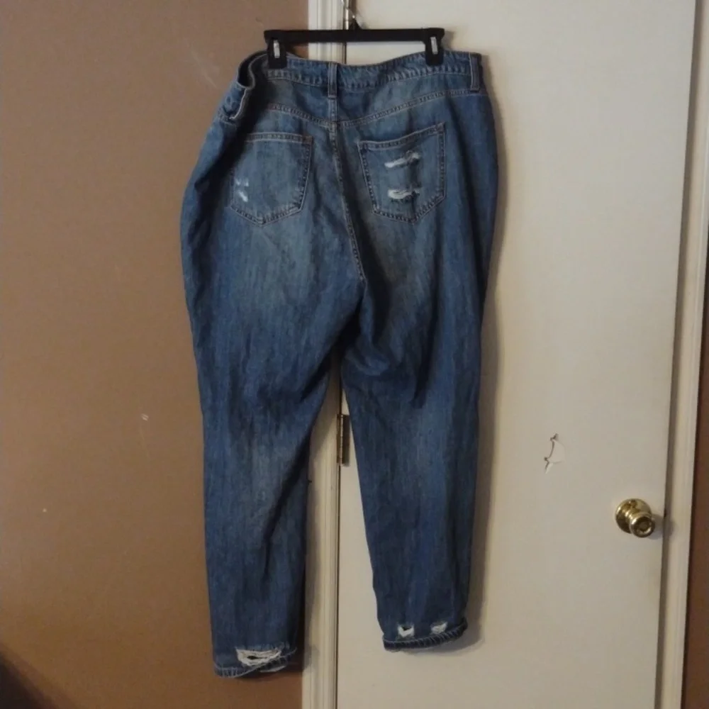 Jeans - Picture 2 of 3